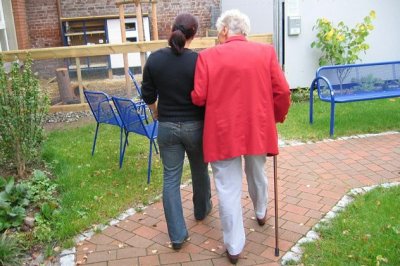 Study: Visit friends, take a walk or, better yet, read to lower dementia risk